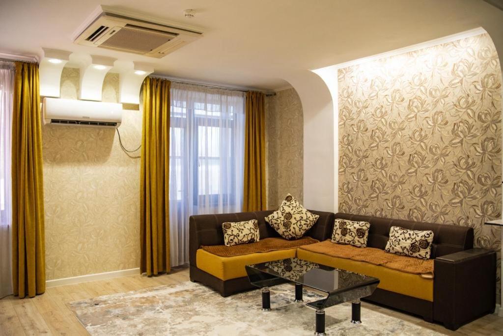 Hotel Zhibek Zholy Shymkent Esterno foto