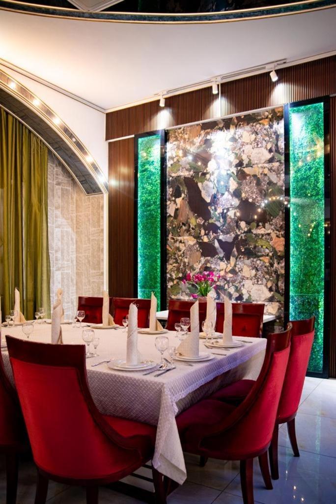 Hotel Zhibek Zholy Shymkent Esterno foto