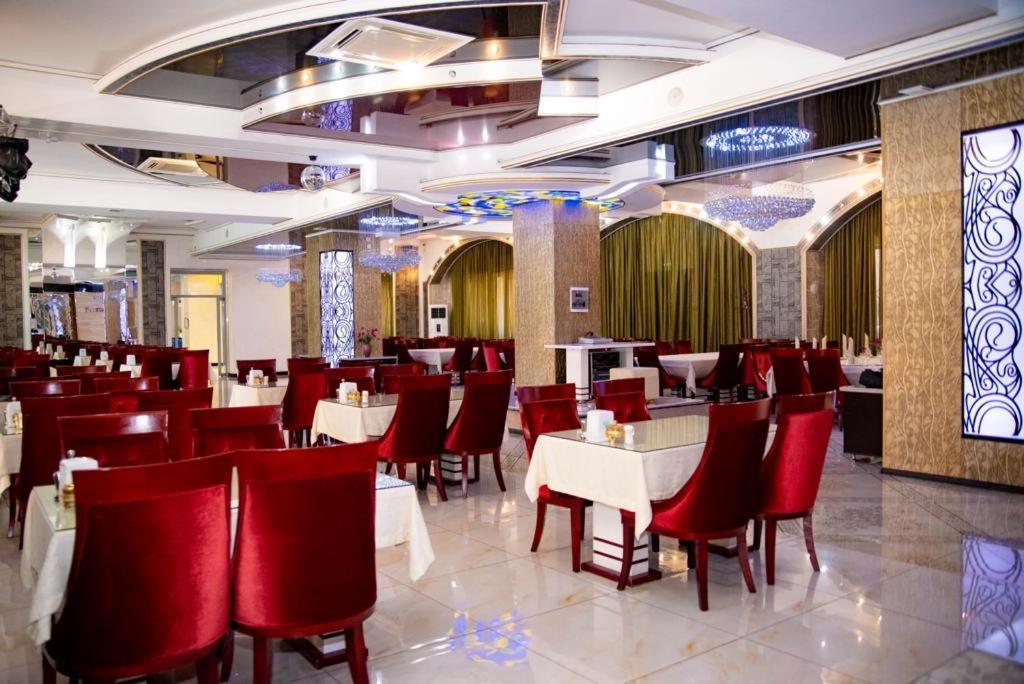 Hotel Zhibek Zholy Shymkent Esterno foto