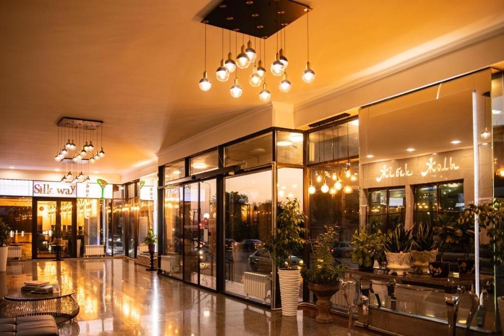 Hotel Zhibek Zholy Shymkent Esterno foto