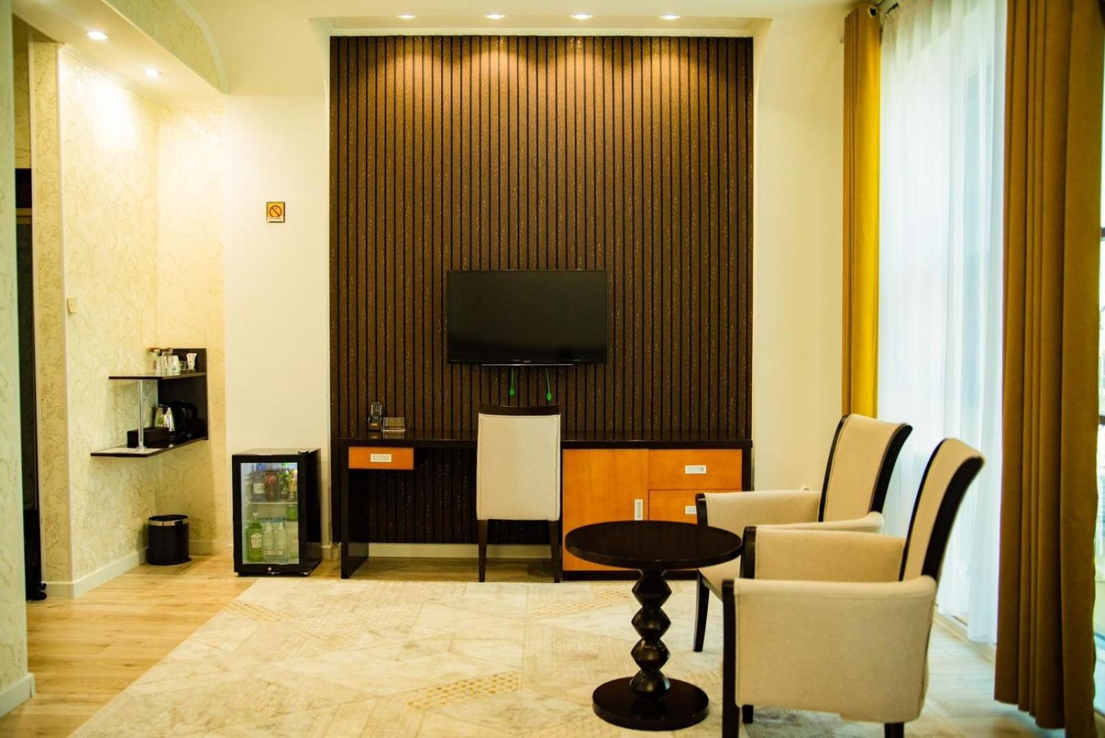Hotel Zhibek Zholy Shymkent Esterno foto