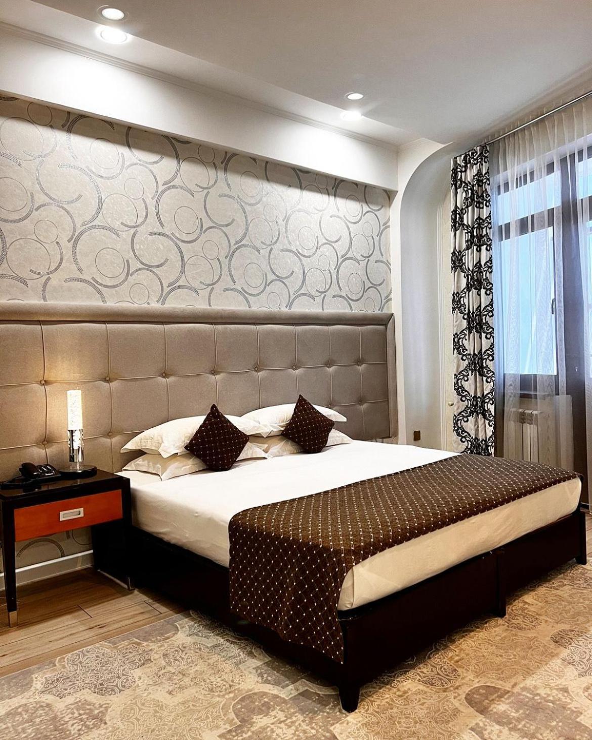 Hotel Zhibek Zholy Shymkent Esterno foto